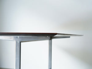 Arne Jacobsen（アルネ・ヤコブセン）のテーブル モデル3515の天板