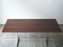 画像をギャラリービューアに読み込む, Arne Jacobsen（アルネ・ヤコブセン）のテーブル モデル3515の天板はレアなブラジリアンローズウッド
