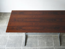 画像をギャラリービューアに読み込む, Arne Jacobsen（アルネ・ヤコブセン）のテーブル モデル3515のブラジリアンローズウッドの天板
