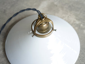 デンマークデザインのペンダントライト ガラスと真鍮のライト シーリングライト 北欧ビンテージ 吊り下げライト 真鍮の吊り具