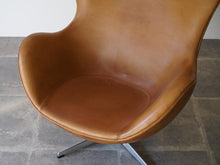 画像をギャラリービューアに読み込む, Arne Jacobsen Egg Chair アルネヤコブセンのエッグチェアのクッションを取った座面
