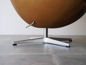 Arne Jacobsen Egg Chair アルネヤコブセンのエッグチェアのチルト機能