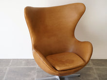 画像をギャラリービューアに読み込む, Arne Jacobsen Egg Chair アルネヤコブセンのエッグチェアの背もたれと座面 レザー
