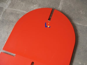 Torben Skov chair 北欧デザインのデザイナーズチェアの赤い背もたれ